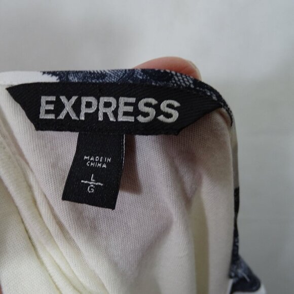 Express Striped Lace Print Short Sleeve Top Women Size L Keyhole Back Scoop Neck - Picture 4 of 9